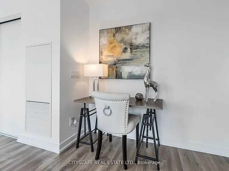 20 Edward St N #1302 — Photo 15