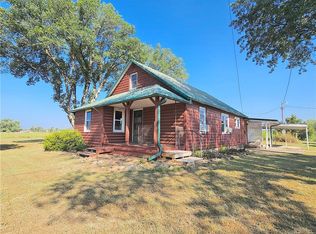 26293 NE 1750th Rd, Garnett, KS 66032