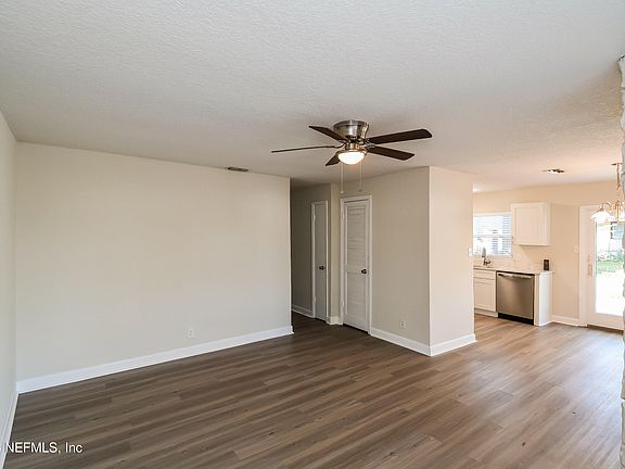 3rd image of 3348 PHYLLIS Street