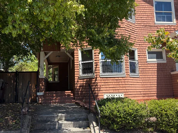 1032 E 19th St, Oakland, CA 94606