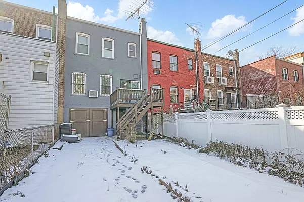 Sold by Mitra Hakimi Realty Group, LLC | media 33