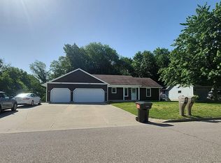 7380 Boulder Bluff Dr, Jenison, MI 49428