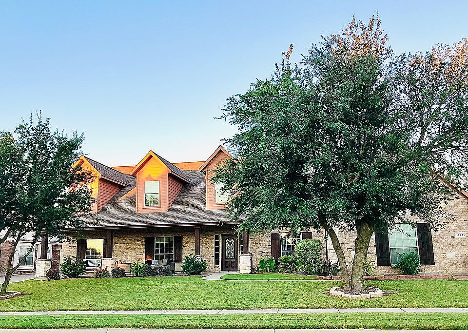 Custom home almost 1/2 acre