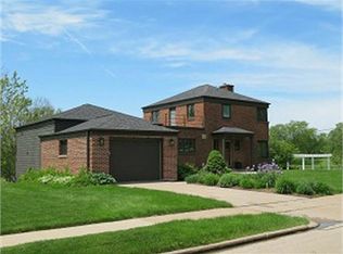 305 Bradley St, Dubuque, IA 52003
