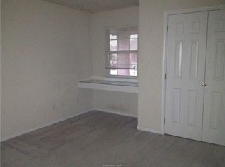 907 Crepe Myrtle St, College Station, TX 77845