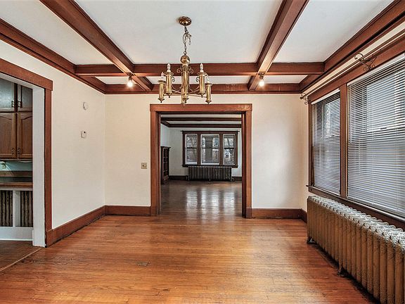 4th image of 706 Locust St