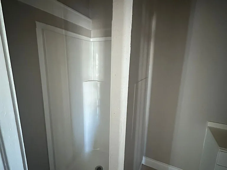 2122 Yancey Ave — Photo 6