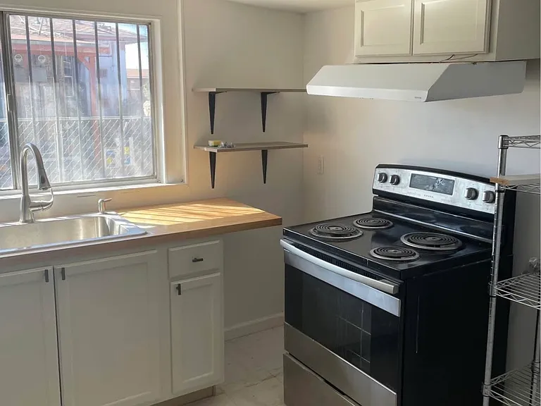 3425 Mountain Ave — Photo 6