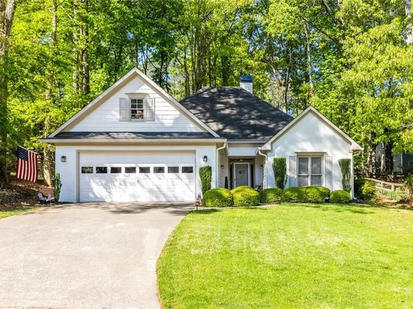 4111 Huntcliff Dr, Woodstock, GA 30189