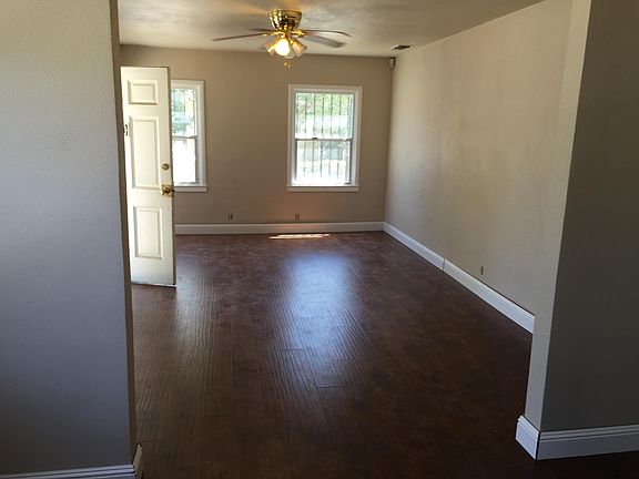 3rd image of 2596 19th Ave
