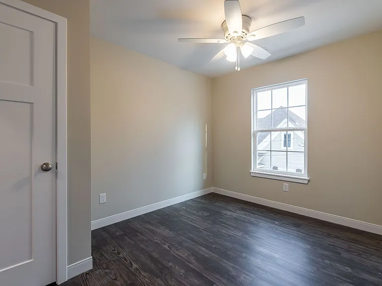 719 S. Main Ave — Photo 16