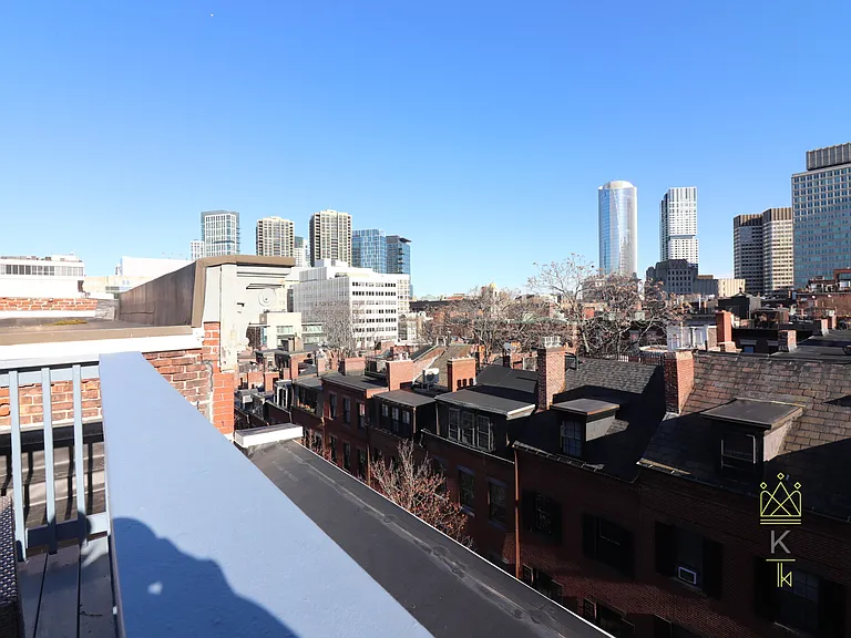 39 Irving St #B — Photo 8