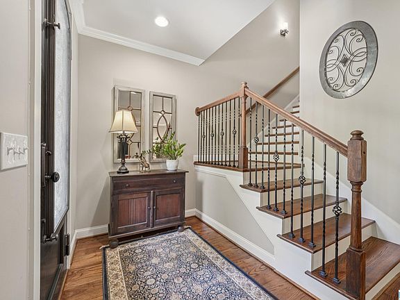4th image of 373 Heritage Dr