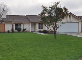 1179 Poplar Ct, Hanford, CA 93230