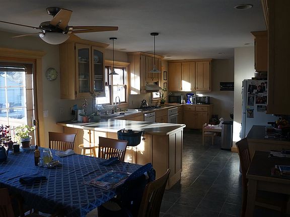 3rd image of 2124 Rainbow Ave