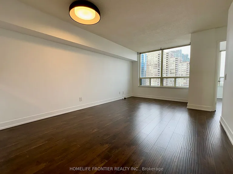 7 Bishop Ave #808 — Photo 5