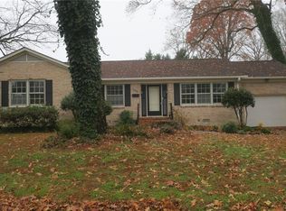 225 Falcon Dr, Newport News, VA 23606