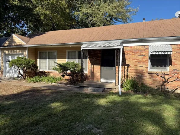 606 E 90th St, Kansas City, MO 64131