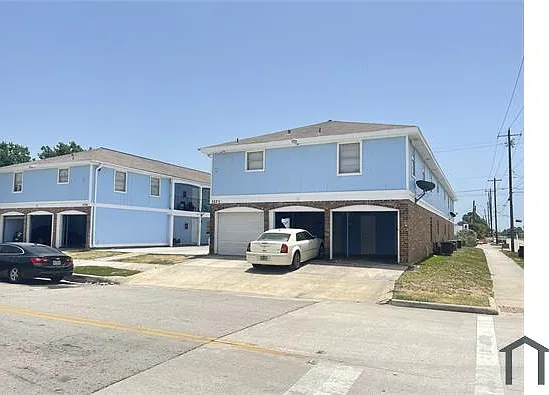 5225 Avenue R 1/2