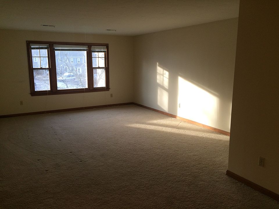 1st image of 34 Washington Grn Unit 5