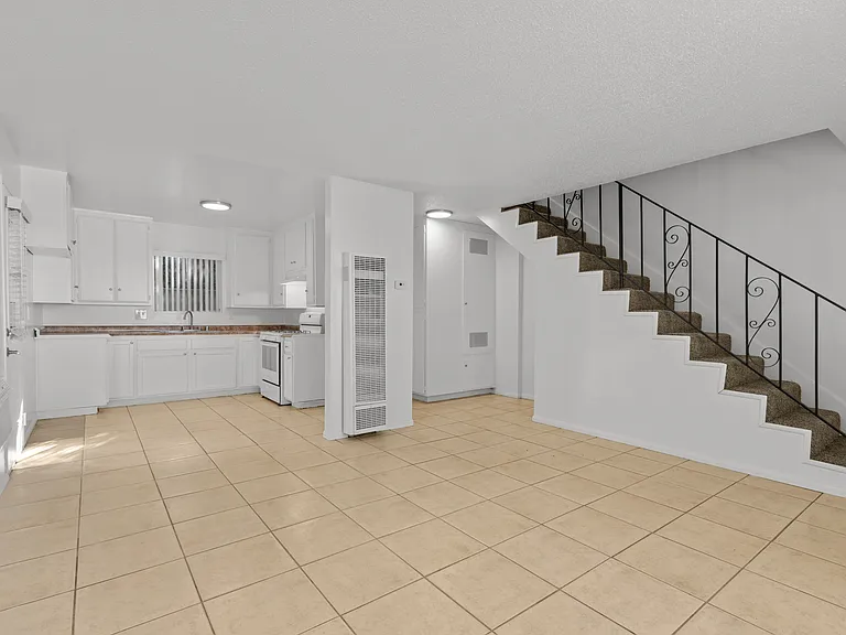 Alburtis Townhomes — Photo 16