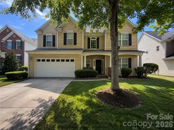9806 Back Acre Dr, Charlotte, NC 28213