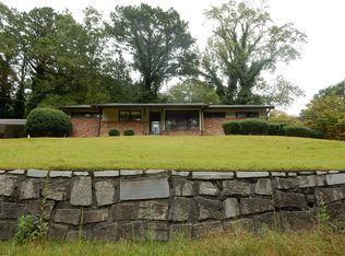 2296 Dodson Dr, East Pt, GA 30344