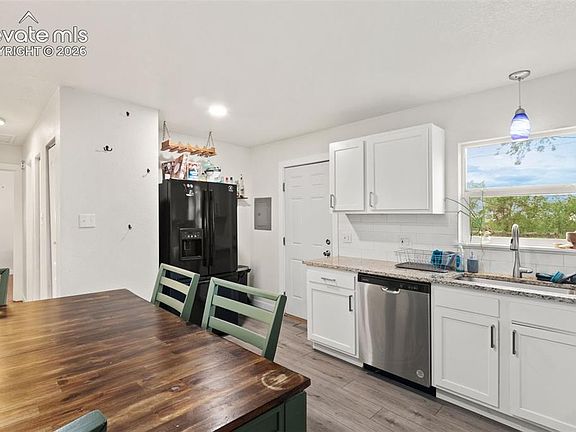 5th image of 1523 Fountain St