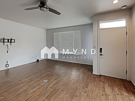 2nd image of 920 E. Park Modern Dr.