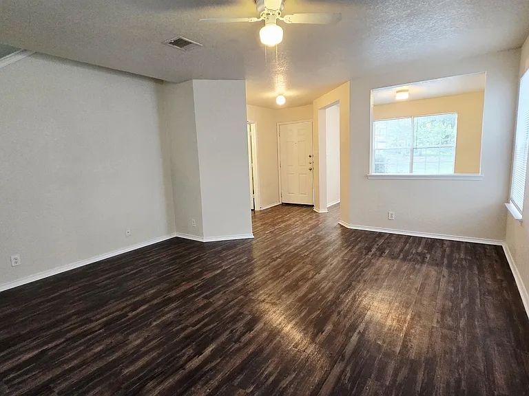 8015 Thicket Pass — Photo 5