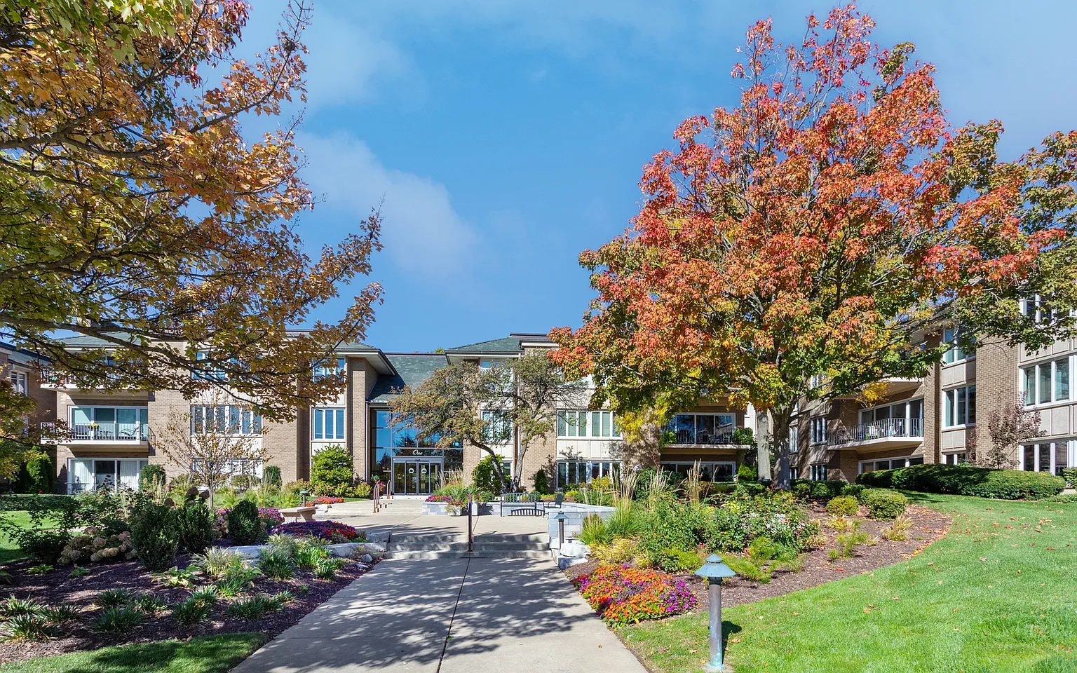 2 Oak Brook Club Dr APT B109 photo 1