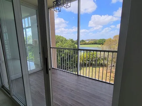 9755 NW 52nd St APT 509, Doral, FL 33178