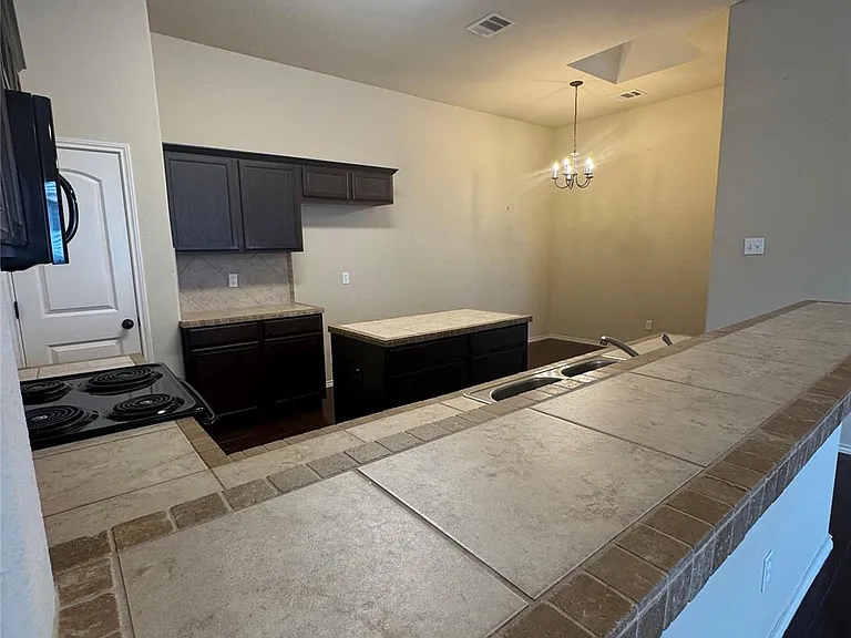 1112 Brendon Lee Ln — Photo 11