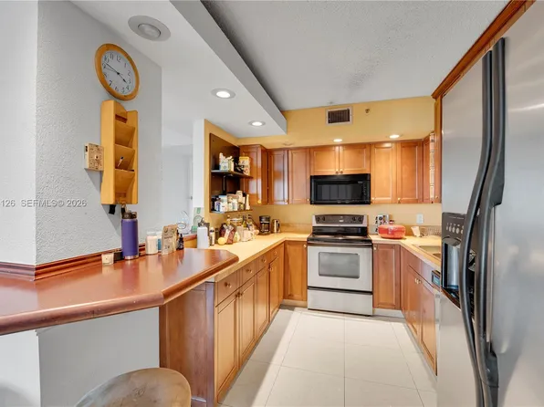 919 Hillcrest Dr APT 704, Hollywood, FL 33021
