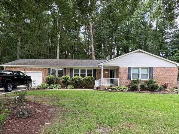 513 Lancelot Ct, Virginia Beach, VA 23464