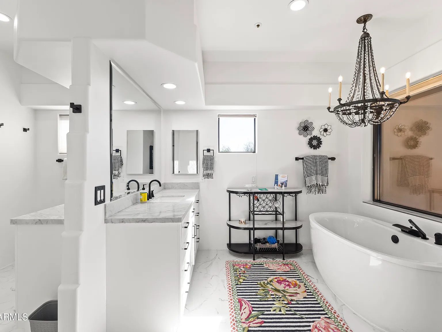 3 bed, 4.0 bath, 3528 sqft, $5,000 — Photo 4