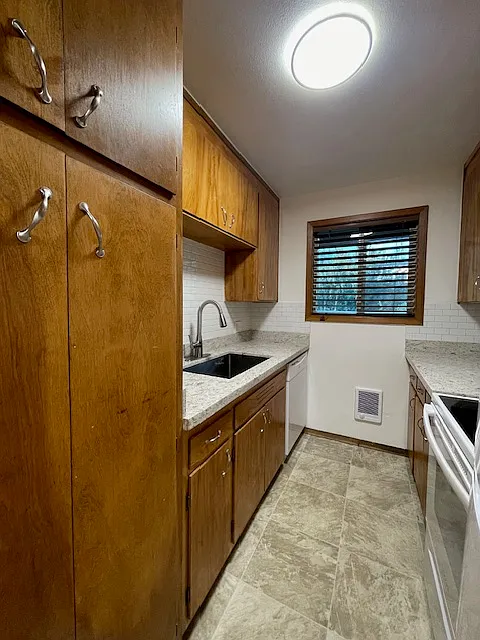 1 bed, 595 sqft, $1,699 — Photo 3