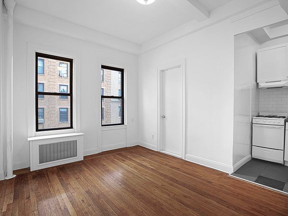 3rd image of 19 W 69th St APT 702