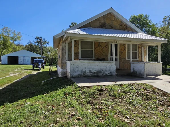 20419 Unicorn Road, Fairview, MO 64842