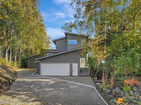 6607 Chevigny St, Anchorage, AK 99502