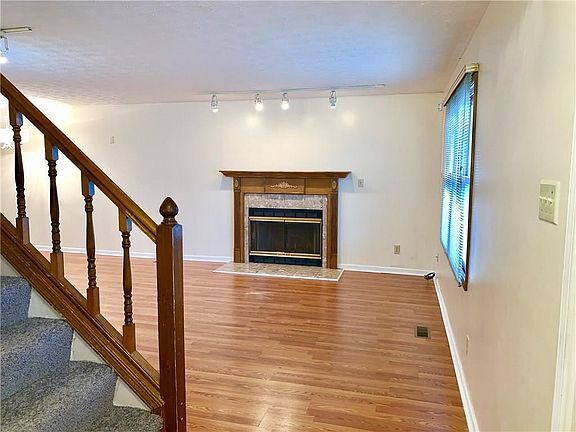 2nd image of 5960 Richmond Ln