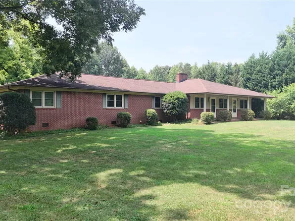1346 Timberlake Ln, Lincolnton, NC 28092