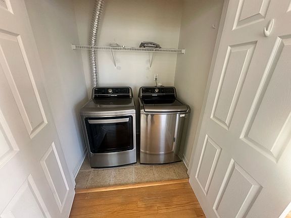 5th image of 909 Jamerson Ln #1