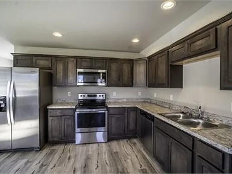 1300 Bunson Blvd — Photo 5