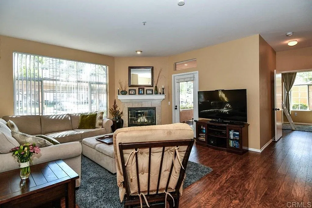 2 bed, 1140 sqft, $3,290 — Photo 4