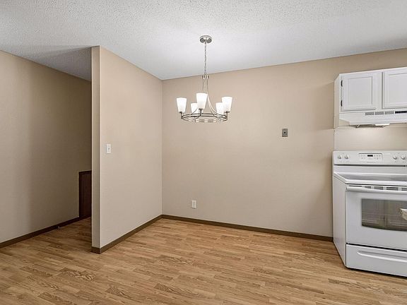 5th image of 4 Pine Tree Dr APT 215