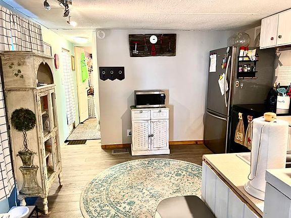 5th image of 1239 Pekinese Dr