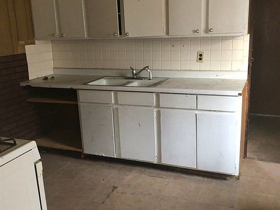 5th image of 410 N Alleghany St