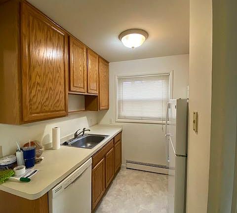5th image of 1098 Byron St APT H