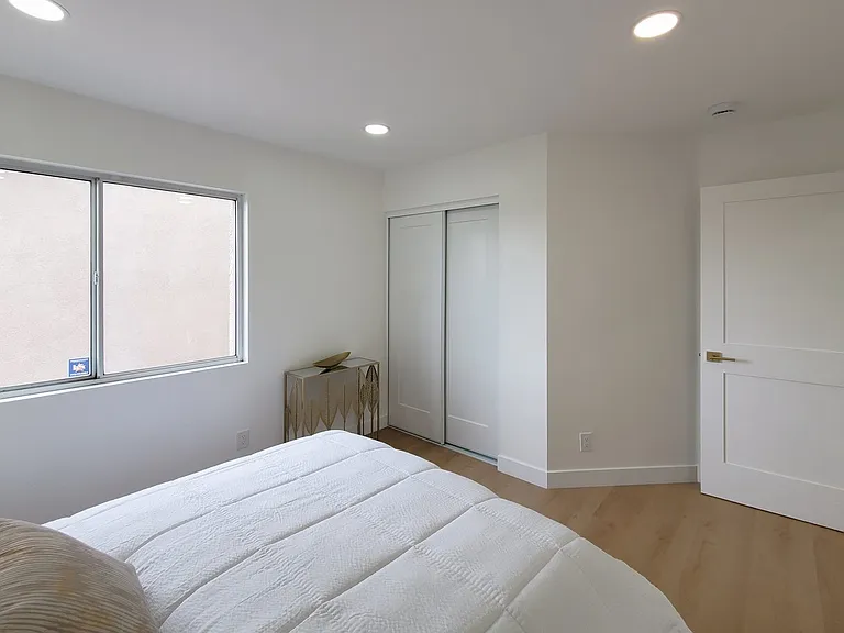 220 S Linhaven Cir — Photo 11